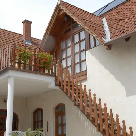 Balla Apartmanhaz شيوفوك