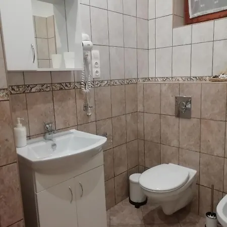 Balla Apartmanhaz شقة *